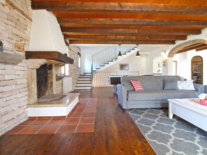 TV - Villa 1912 by Interhome (Jakovici)