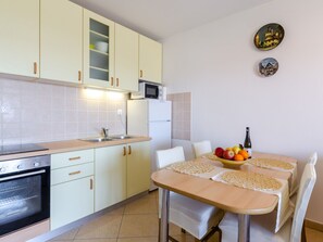 Fridge, microwave, oven, cookware/dishes/utensils - Juanita / HR-10326-01 by Interhome (Crikvenica/Dramalj)