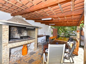 Outdoor dining - Villa 1962 by Interhome (Pula/Galižana)