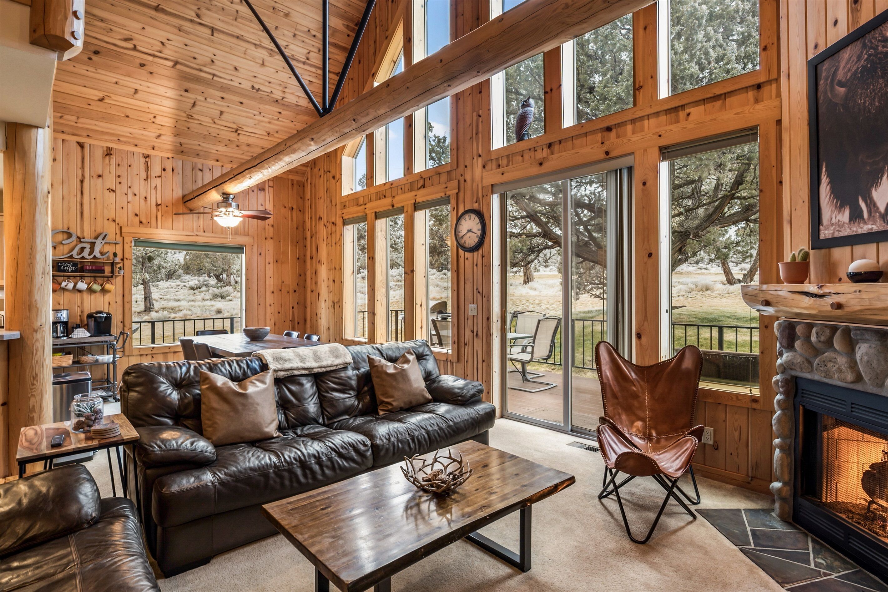 Smart TV, fireplace, DVD player, offices