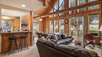 Smart TV, fireplace, DVD player, offices