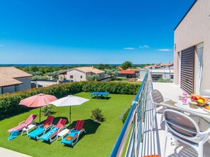 Outdoor dining - Villa 1972 by Interhome (Pula/Galižana)