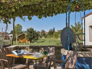 Outdoor dining - House 1974 by Interhome (Pula/Manjadvorci)