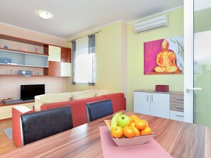 Interior - Apartment 1982 by Interhome (Medulin)