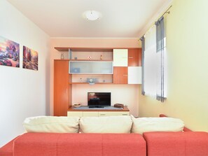 TV - Apartment 1982 by Interhome (Medulin)