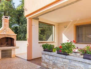 Terrace/patio - Apartment 1985 by Interhome (Bokordici)