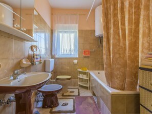 Bathroom - Erna / HR-10400-01 by Interhome (Crikvenica)