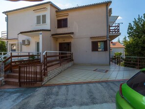 Exterior - Julia Selce 4 / HR-10406-01 by Interhome (Selce)