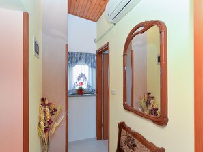 Interior - Apartment 2018 by Interhome (Bokordici)