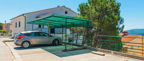 Enceinte de lâhĂ©bergement