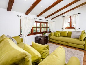 TV - House 2041 by Interhome (Rovinj)