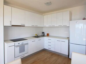 Fridge, microwave, oven, dishwasher - MELANIE 4 / HR-10472-01 by Interhome (Crikvenica)