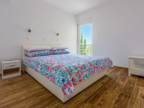 Internet - MELANIE 3 / HR-10472-02 by Interhome (Crikvenica)