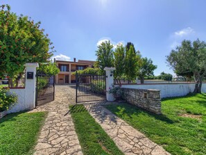 Property grounds - Villa SANI by Interhome (Barbariga)
