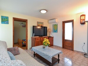 TV - House 2063 by Interhome (Dracevac)