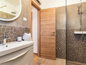 Bathroom - Villa Roma by Interhome (Bokordici)
