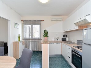 Fridge, microwave, oven, cookware/dishes/utensils - Apartment 2074 by Interhome (Poreč)
