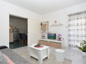 TV - Apartment 2074 by Interhome (Poreč)