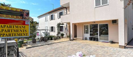 DĂ©tail de lâextĂ©rieur