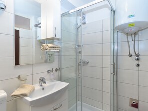 Bathroom - Apartment 2074 by Interhome (Poreč)