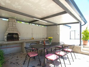 Outdoor dining - House 2080 by Interhome (Pula)