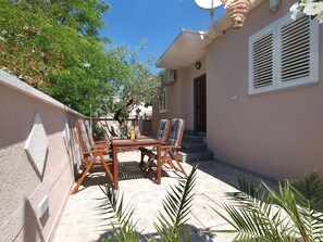 Outdoor dining - House 2087 by Interhome (Pula/Banjole)