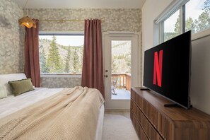 Tabla de planchar con plancha, wifi y ropa de cama 