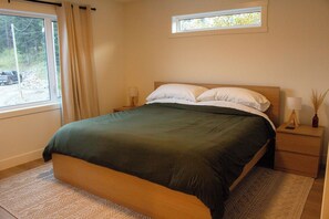 4 Schlafzimmer, Schreibtisch, Bügeleisen/Bügelbrett, Reisekinderbett