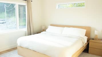 4 chambres, bureau, fer et planche Ă repasser, lit parapluie