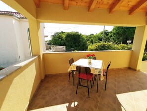 Outdoor dining - House Garica by Interhome (Garica)