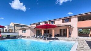 Pool - Villa Amber by Interhome (Pula/Manjadvorci)