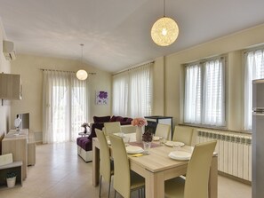 Dining - House Sunset by Interhome (Pula/Galižana)
