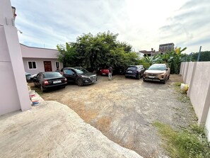 Property grounds - OM LINGESWARAN Home Stay Tiruvannamalai (Tiruvannamalai)