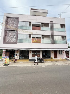 Exterior - OM LINGESWARAN Home Stay Tiruvannamalai (Tiruvannamalai)