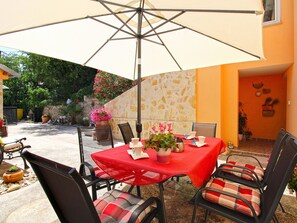 Outdoor dining - Apartment 2180 by Interhome (Pula/Krnica)