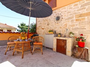 Outdoor dining - Apartment 2180 by Interhome (Pula/Krnica)