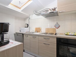Fridge, microwave, oven, dishwasher - Apartment 1451 by Interhome (Fažana)