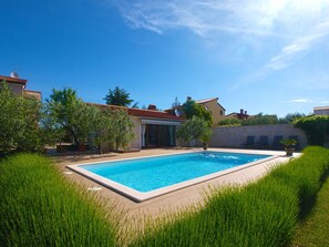 Pool - House 2206 by Interhome (Fažana)