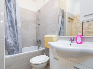 Bathroom - Apartment Snjezana - 1 by Interhome (Krk/Njivice)