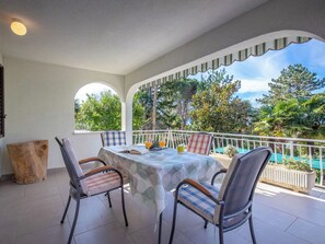 Outdoor dining - Apartment Mirna - 1 by Interhome (Krk/Njivice)