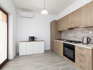 Fridge, oven, cookware/dishes/utensils - Apartment Snjezana - 2 by Interhome (Krk/Njivice)