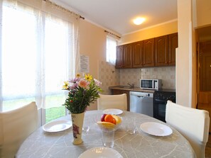 Dining - Apartment 2215 by Interhome (Fažana)