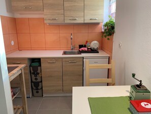 Refrigerador y utensilios de cocina 
