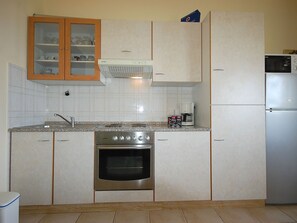 Fridge, microwave, oven, cookware/dishes/utensils - Apartment Nency - 2 by Interhome (Krk/Milohnići)