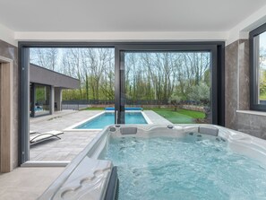 Terrace/patio - Villa Green Luxury & SPA II by Interhome (Nedescina)