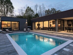 Pool - Villa Green Luxury & SPA II by Interhome (Nedescina)