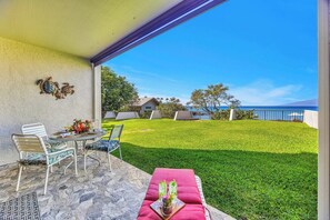 Outdoor dining - Napili Point | Water Front | 3 FREE CARS | KBM Resorts | Water Front | 3 Units, 4 Bedrooms | NAP ML-3622 (Lahaina)