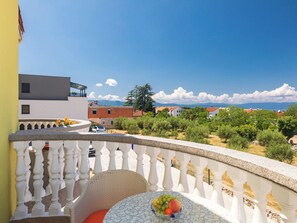 Outdoor dining - Rooms Panorama - 4 by Interhome (Krk/Milohnići)