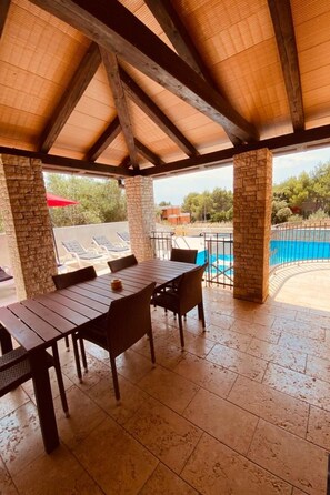 Outdoor dining - Villa Family by Interhome (Medulin)