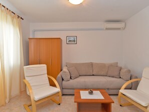 TV - Apartment 2228 by Interhome (Rovinj/Bale)